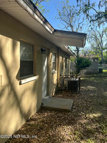 4130 LEONARD Circle W, Jacksonville, FL 32209