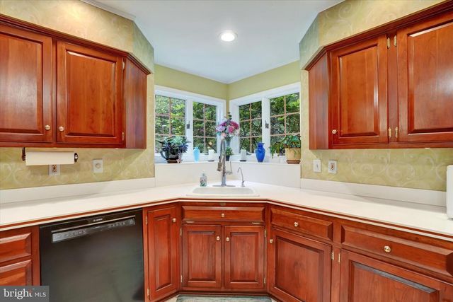 4701 ROCK LEDGE DR, Harrisburg, PA 17110