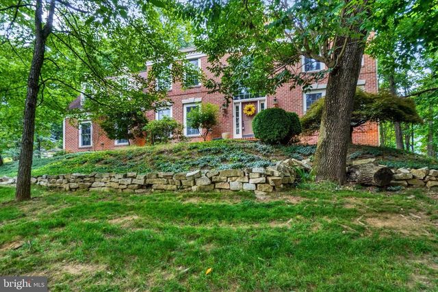 4701 ROCK LEDGE DR, Harrisburg, PA 17110