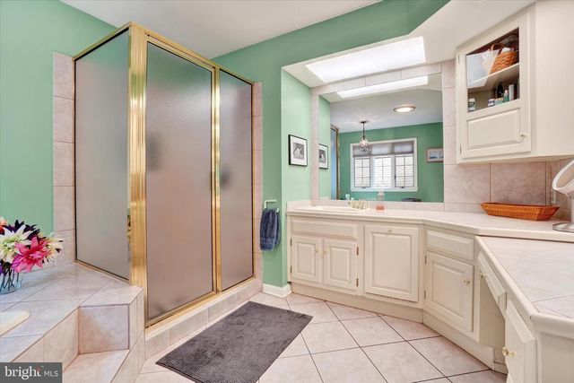 4701 ROCK LEDGE DR, Harrisburg, PA 17110