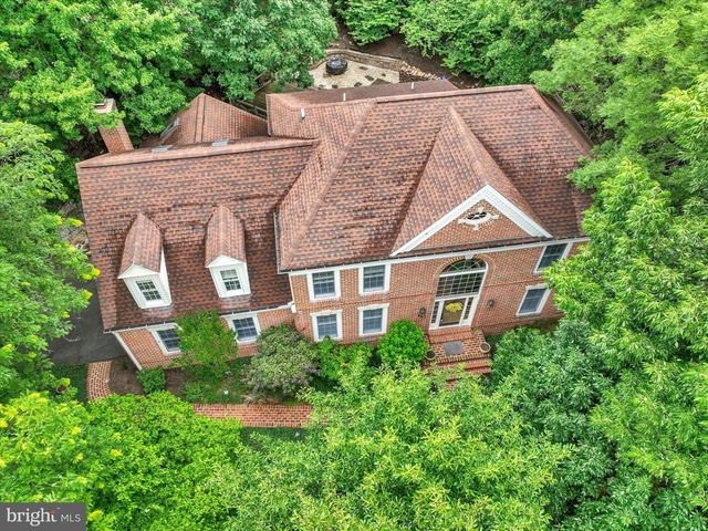 4701 ROCK LEDGE DR, Harrisburg, PA 17110