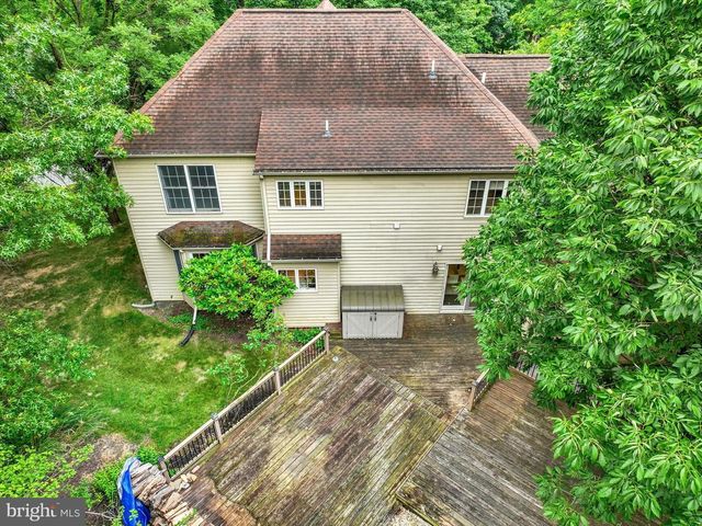 4701 ROCK LEDGE DR, Harrisburg, PA 17110