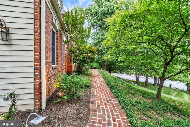 4701 ROCK LEDGE DR, Harrisburg, PA 17110
