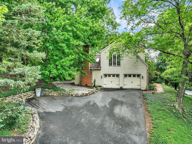 4701 ROCK LEDGE DR, Harrisburg, PA 17110