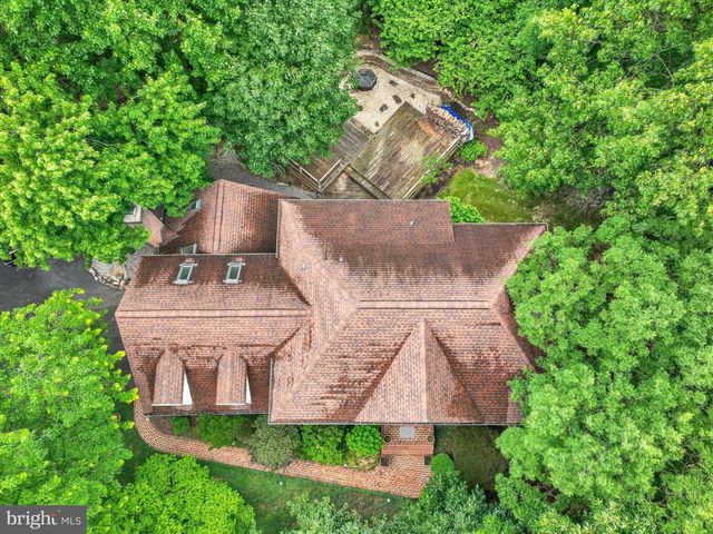 4701 ROCK LEDGE DR, Harrisburg, PA 17110