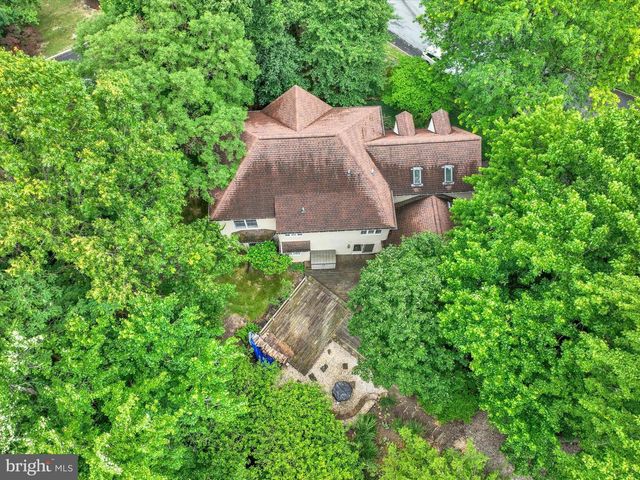 4701 ROCK LEDGE DR, Harrisburg, PA 17110