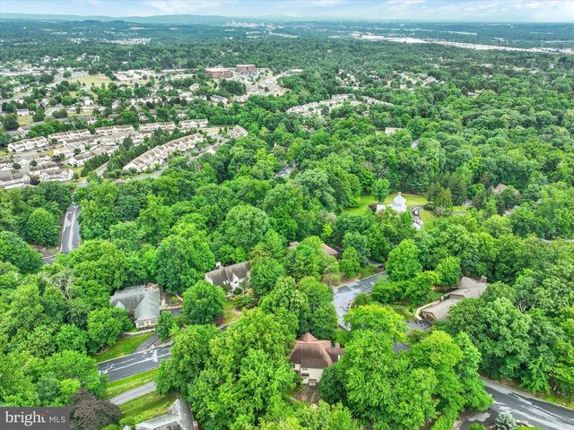 4701 ROCK LEDGE DR, Harrisburg, PA 17110