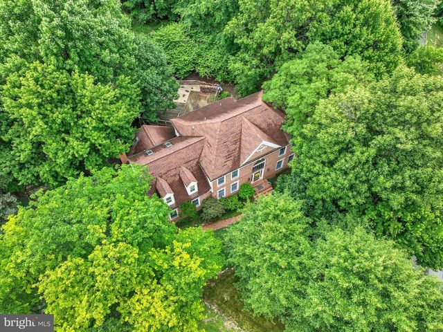 4701 ROCK LEDGE DR, Harrisburg, PA 17110
