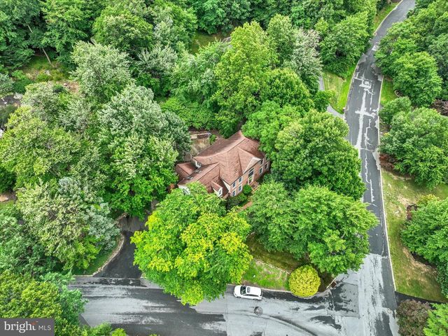 4701 ROCK LEDGE DR, Harrisburg, PA 17110