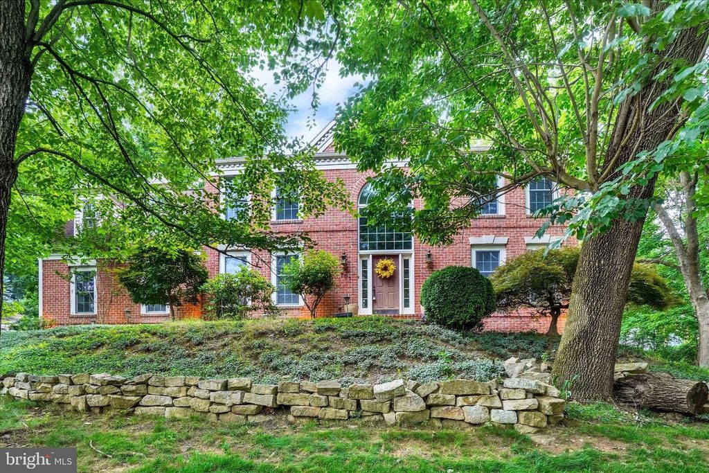 4701 ROCK LEDGE DR, Harrisburg, PA 17110