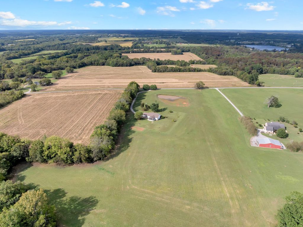 1 John Shaw Rd, Lewisburg, TN 37091