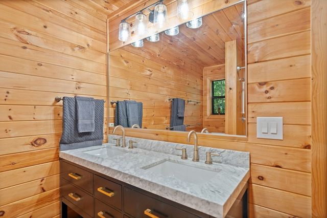 295 Vista Chalet Drive, Ellijay, GA 30540