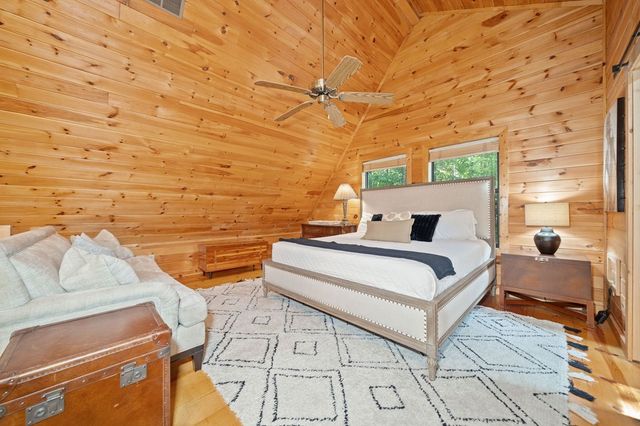 295 Vista Chalet Drive, Ellijay, GA 30540