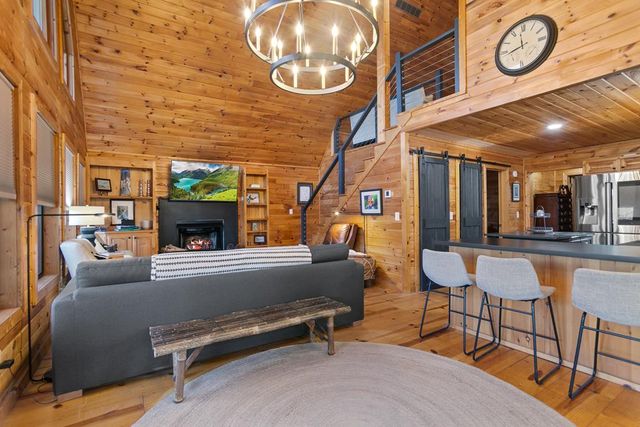295 Vista Chalet Drive, Ellijay, GA 30540