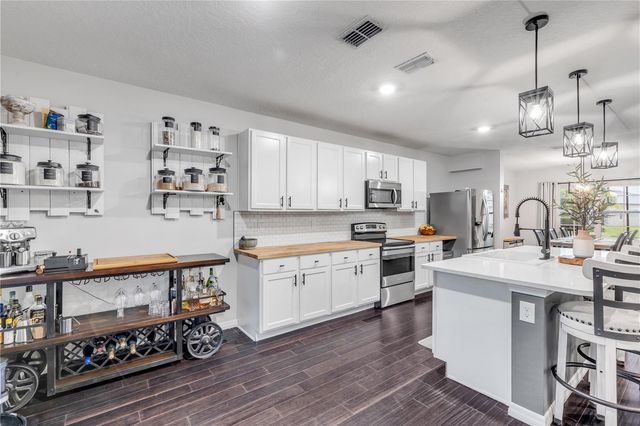 143 OLD MILL POND RD, Edgewater, FL 32141