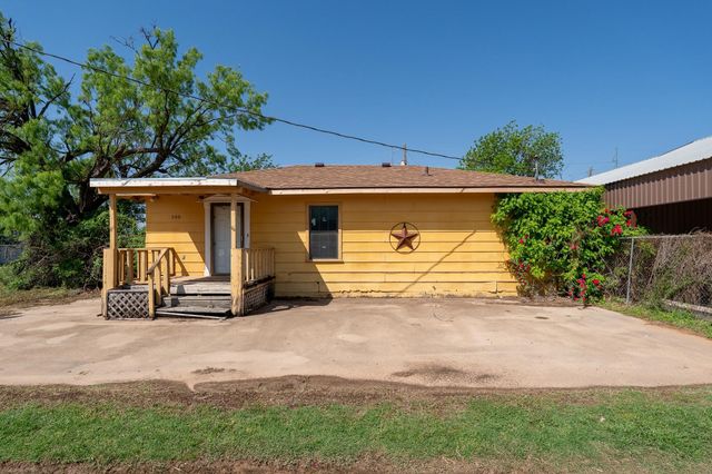 560 8th Street, Hawley, TX 79525