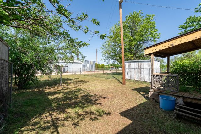 560 8th Street, Hawley, TX 79525