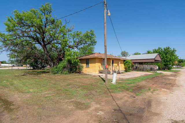 560 8th Street, Hawley, TX 79525