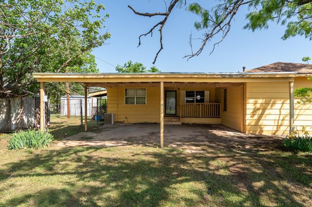 560 8th Street, Hawley, TX 79525