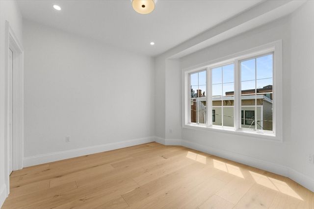 84 Baxter 3, Boston, MA 02127