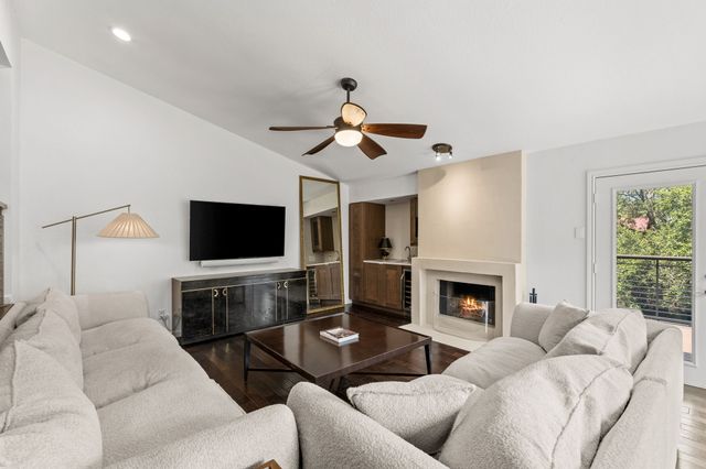 6124 Summer Creek Circle, Dallas, TX 75231