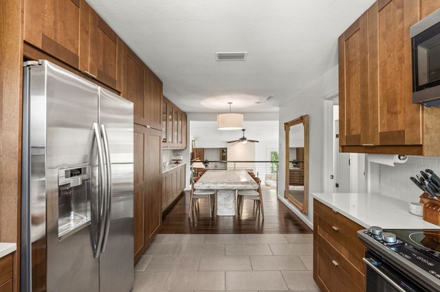 6124 Summer Creek Circle, Dallas, TX 75231