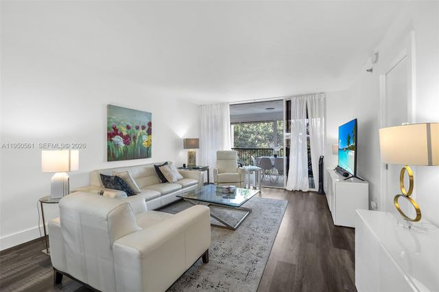 3910 Inverrary Boulevard 503-B, Lauderhill, FL 33319