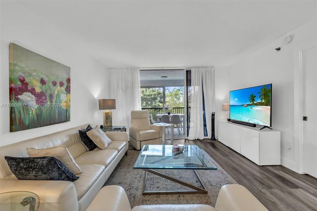 3910 Inverrary Boulevard 503-B, Lauderhill, FL 33319