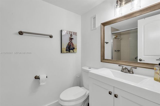 3910 Inverrary Boulevard 503-B, Lauderhill, FL 33319