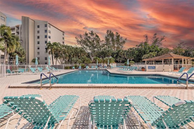 3910 Inverrary Boulevard 503-B, Lauderhill, FL 33319