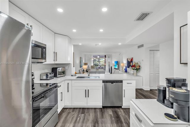 3910 Inverrary Boulevard 503-B, Lauderhill, FL 33319