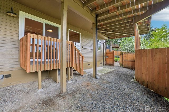 709 22nd Street SW, Puyallup, WA 98371