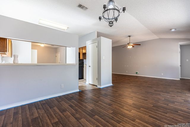 8419 Tiguex, Universal City, TX 78148