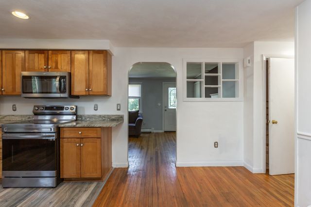 359 Pike Ave, Attleboro, MA 02703