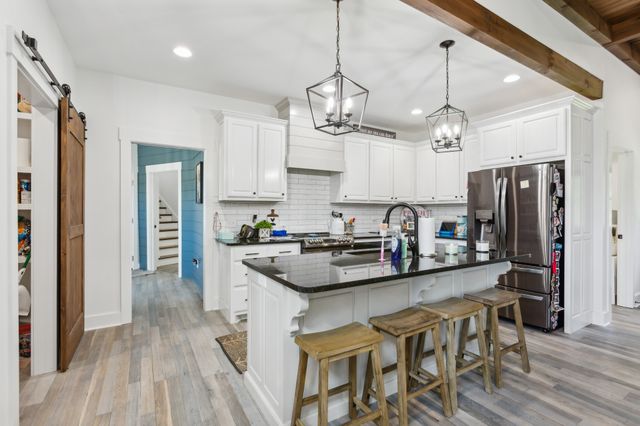 1930 Williams Rd, Lafayette, TN 37083