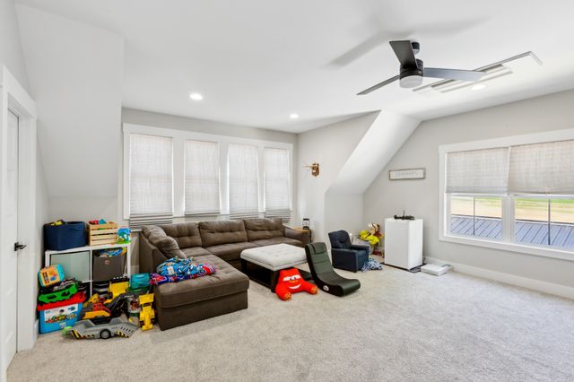 1930 Williams Rd, Lafayette, TN 37083