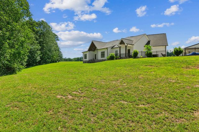 1930 Williams Rd, Lafayette, TN 37083