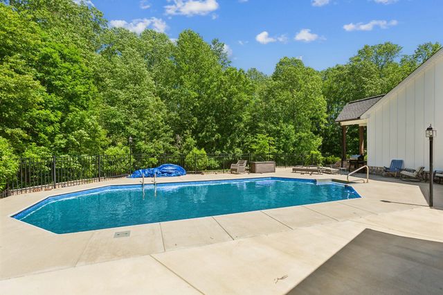 1930 Williams Rd, Lafayette, TN 37083