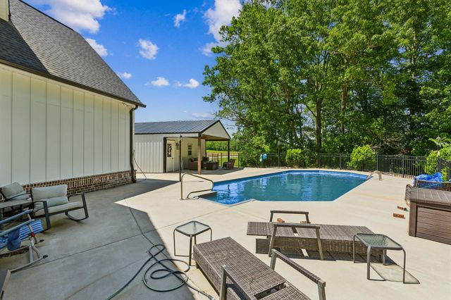 1930 Williams Rd, Lafayette, TN 37083