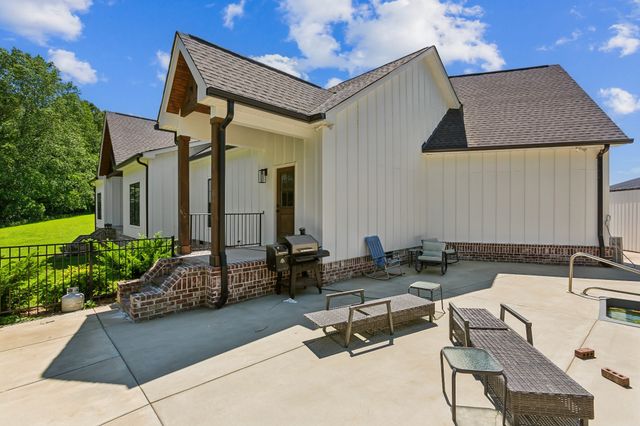 1930 Williams Rd, Lafayette, TN 37083