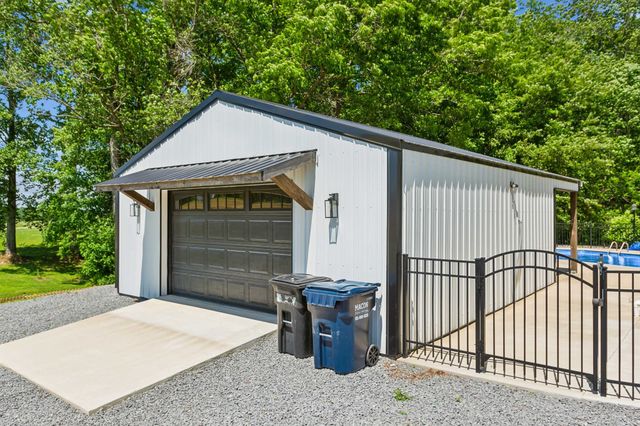 1930 Williams Rd, Lafayette, TN 37083