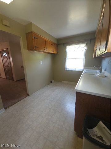 2177 Green Ridge Drive, Wickliffe, OH 44092