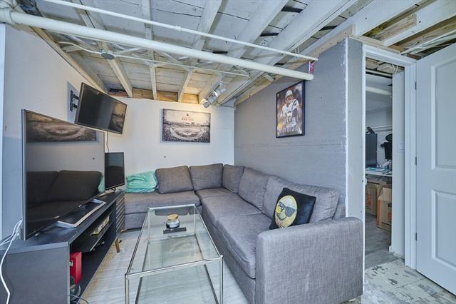 41 Lynde Ave, Melrose, MA 02176