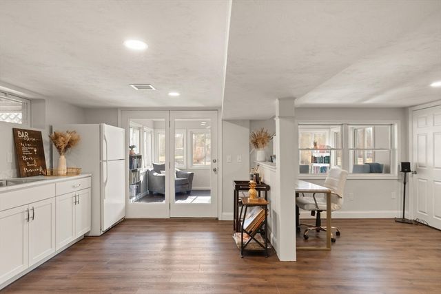 7 Manning Rd, Chelmsford, MA 01824