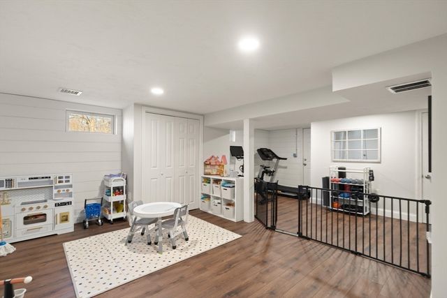 7 Manning Rd, Chelmsford, MA 01824