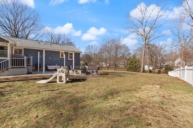 7 Manning Rd, Chelmsford, MA 01824