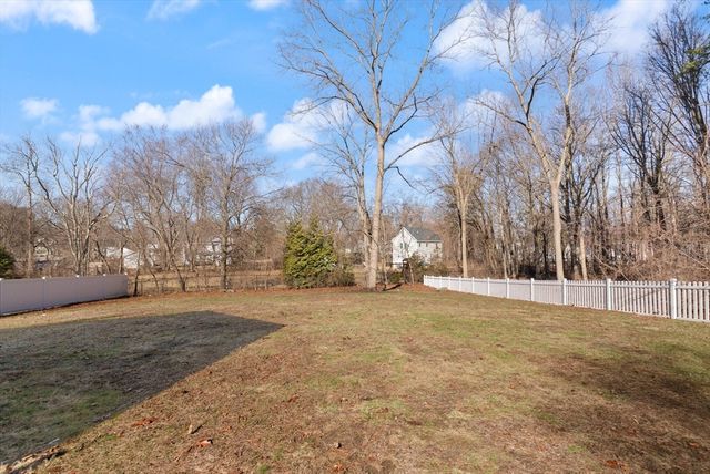 7 Manning Rd, Chelmsford, MA 01824