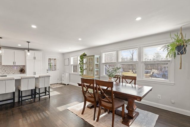 7 Manning Rd, Chelmsford, MA 01824