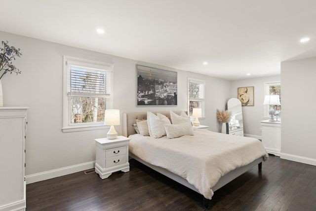 7 Manning Rd, Chelmsford, MA 01824