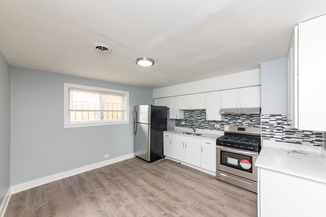 9450 Washington Road 1A, Niles, IL 60714